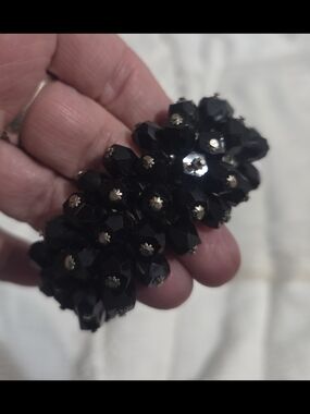 Vintage Cha Cha 1960s Bracelet Black Bead Clusters Expandable
